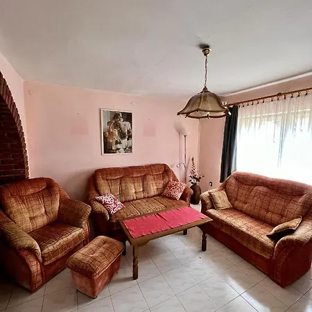 Laura Apartman Balatonmariafuerdo Exterior photo